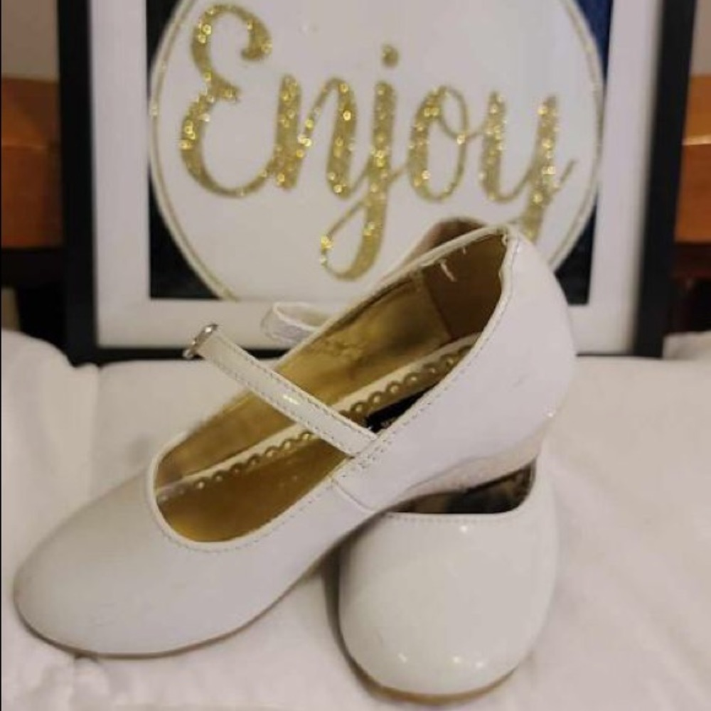 White dress shoes for girls